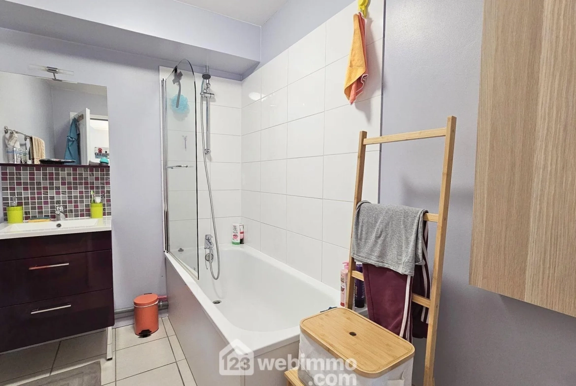 appartement lumineux de 70m² à vendre à puiseaux - centre-ville 