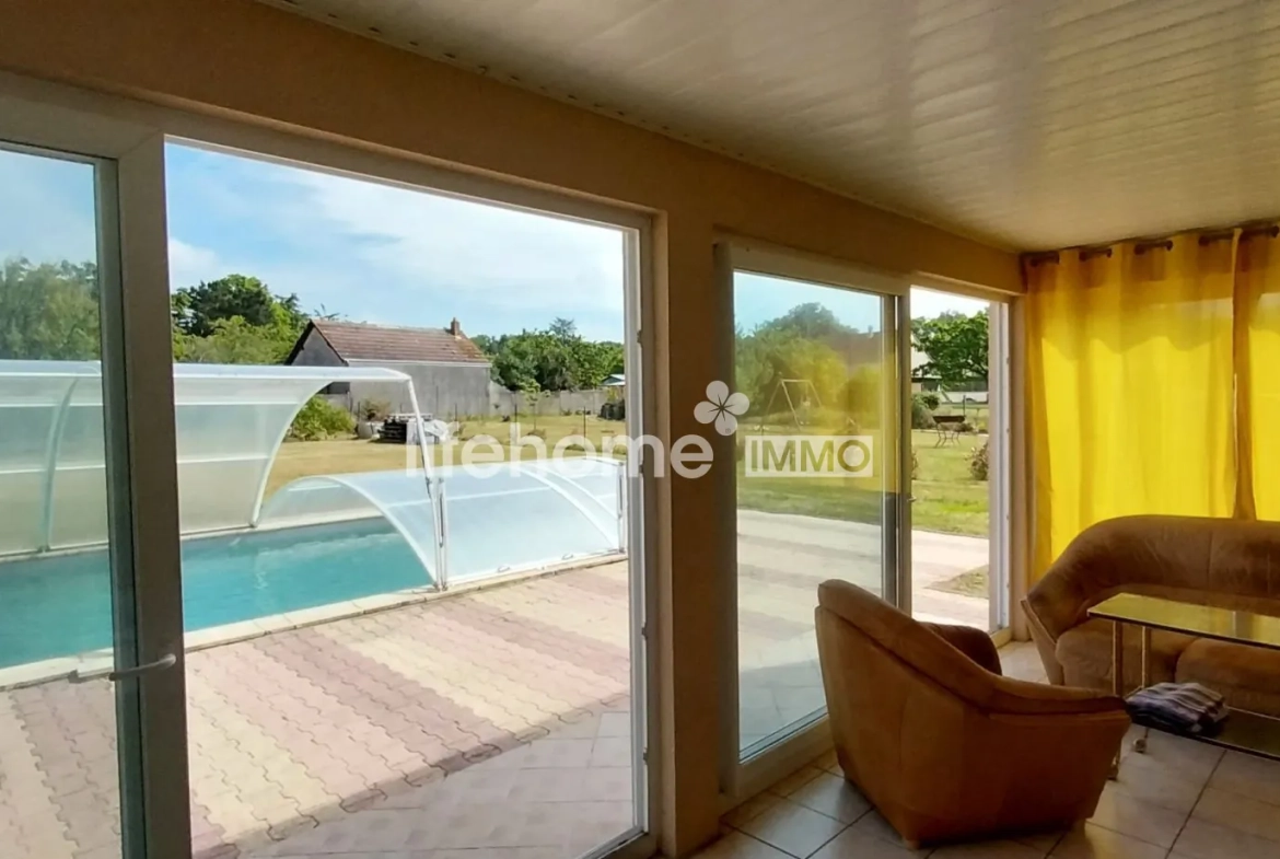 Spacieux pavillon T5 avec piscine couverte à Concremiers - 96m² habitables, terrain 1400m² 