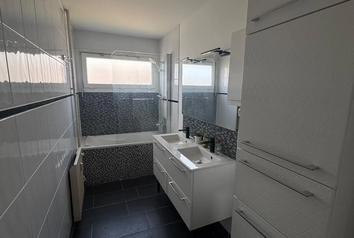 Appartement T5 de 96 m² à Vandoeuvre-lès-Nancy avec balcon et parking 