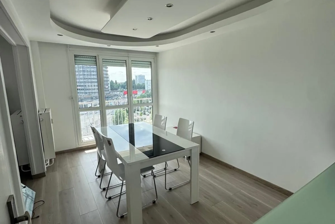 Appartement T5 de 96 m² à Vandoeuvre-lès-Nancy avec balcon et parking 