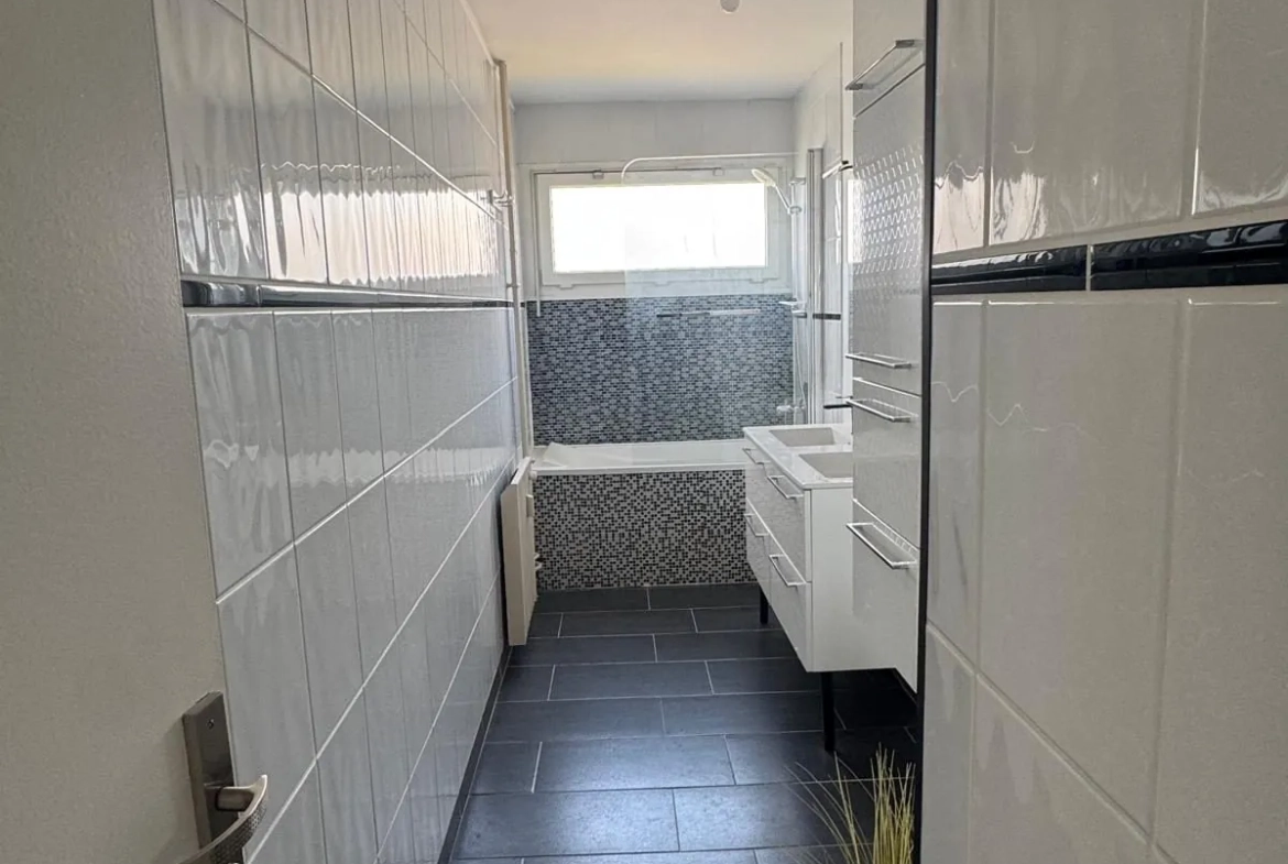 Appartement T5 de 96 m² à Vandoeuvre-lès-Nancy avec balcon et parking 