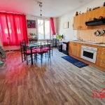 Immeuble à Revin avec deux appartements et local commercial à vendre