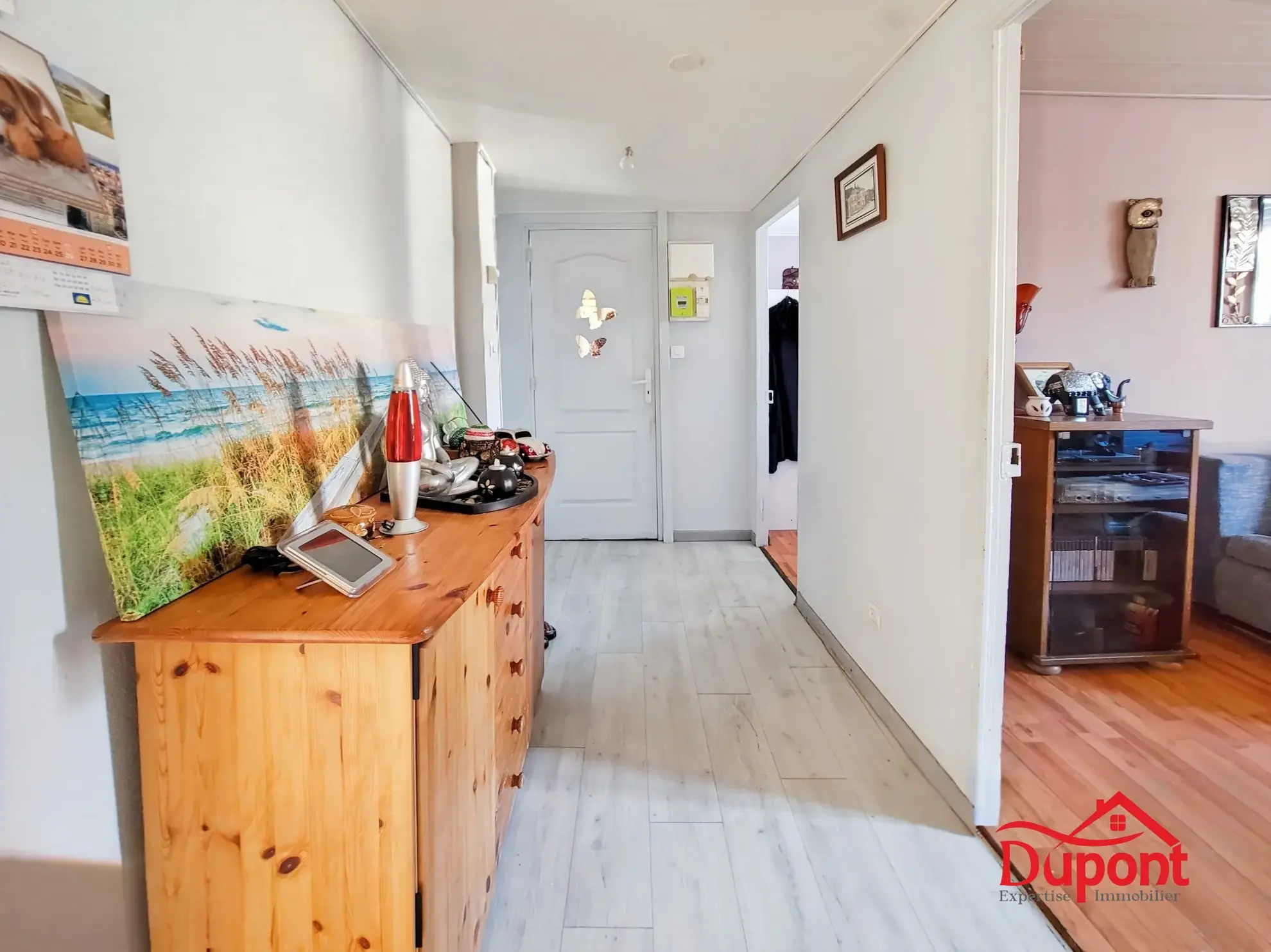 Immeuble à Revin avec deux appartements et local commercial à vendre 