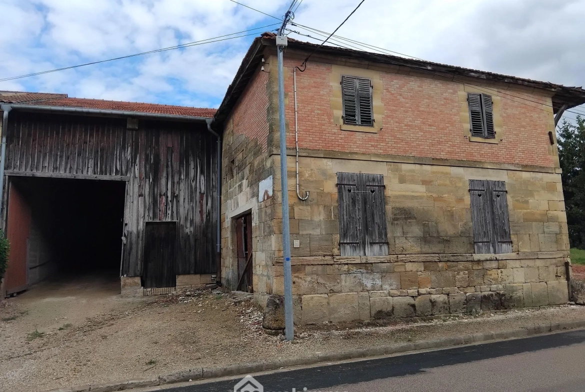 Grande grange et écuries de 360 m² à vendre à Villotte-devant-Louppy 