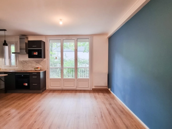 Bel appartement T3 rénové à Dijon Montchapet avec balcon et cave