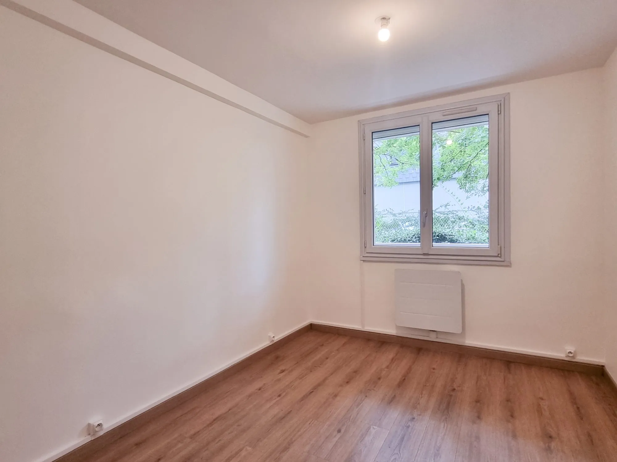 Bel appartement T3 rénové à Dijon Montchapet avec balcon et cave 