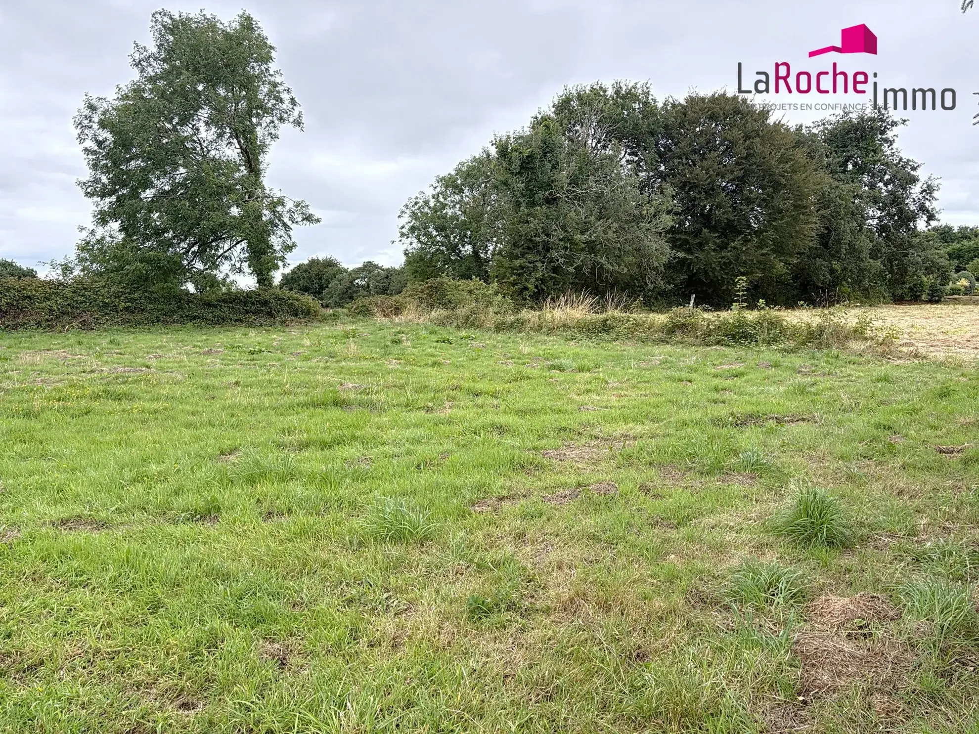 Terrain constructible de 1283 m² à Ploudiry proche Landerneau 