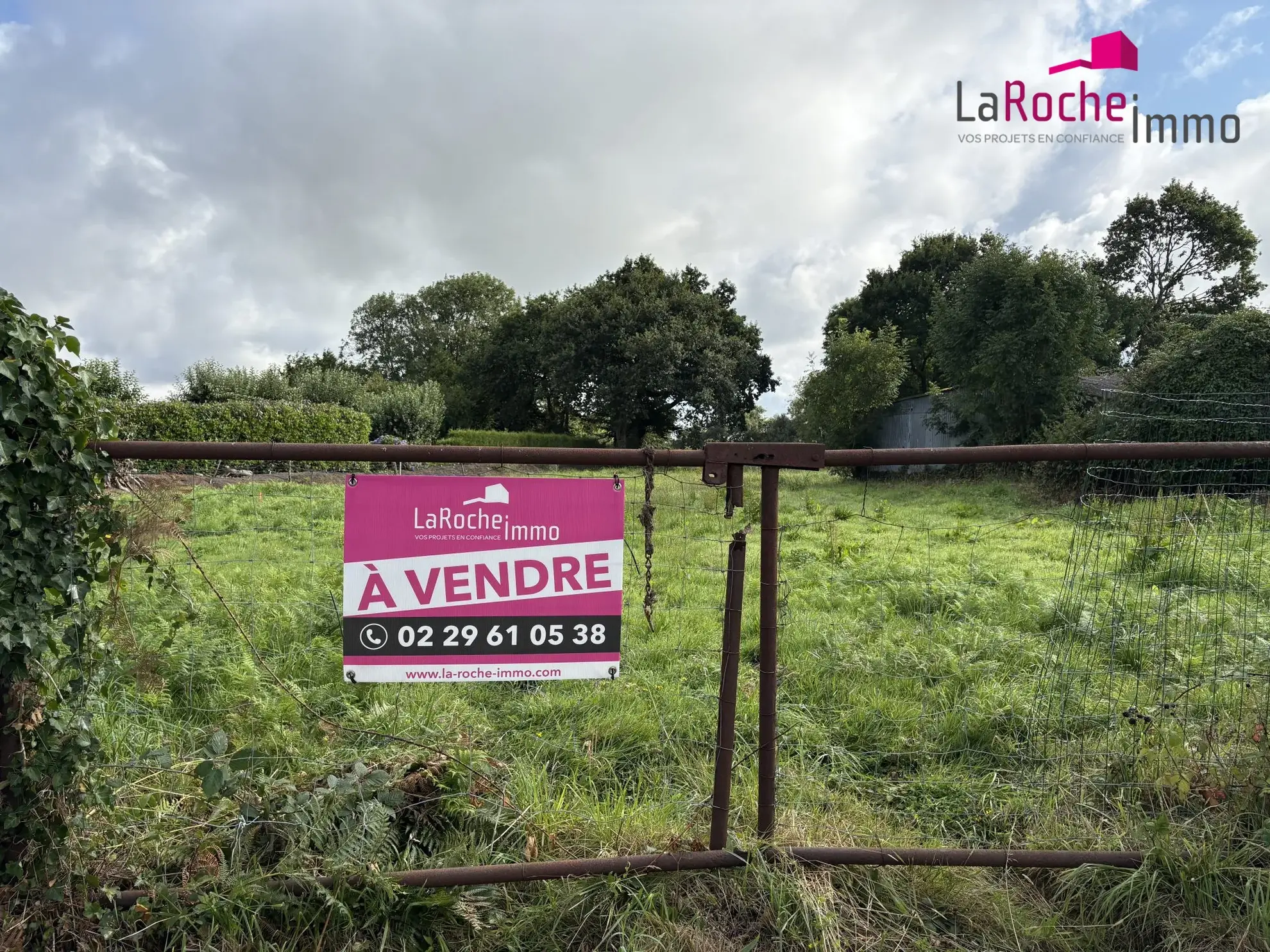 Terrain constructible de 1283 m² à Ploudiry proche Landerneau 