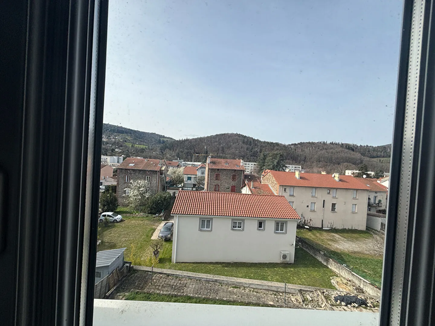 Belle maison rénovée de 102,80 m² avec garage et terrain à Unieux 