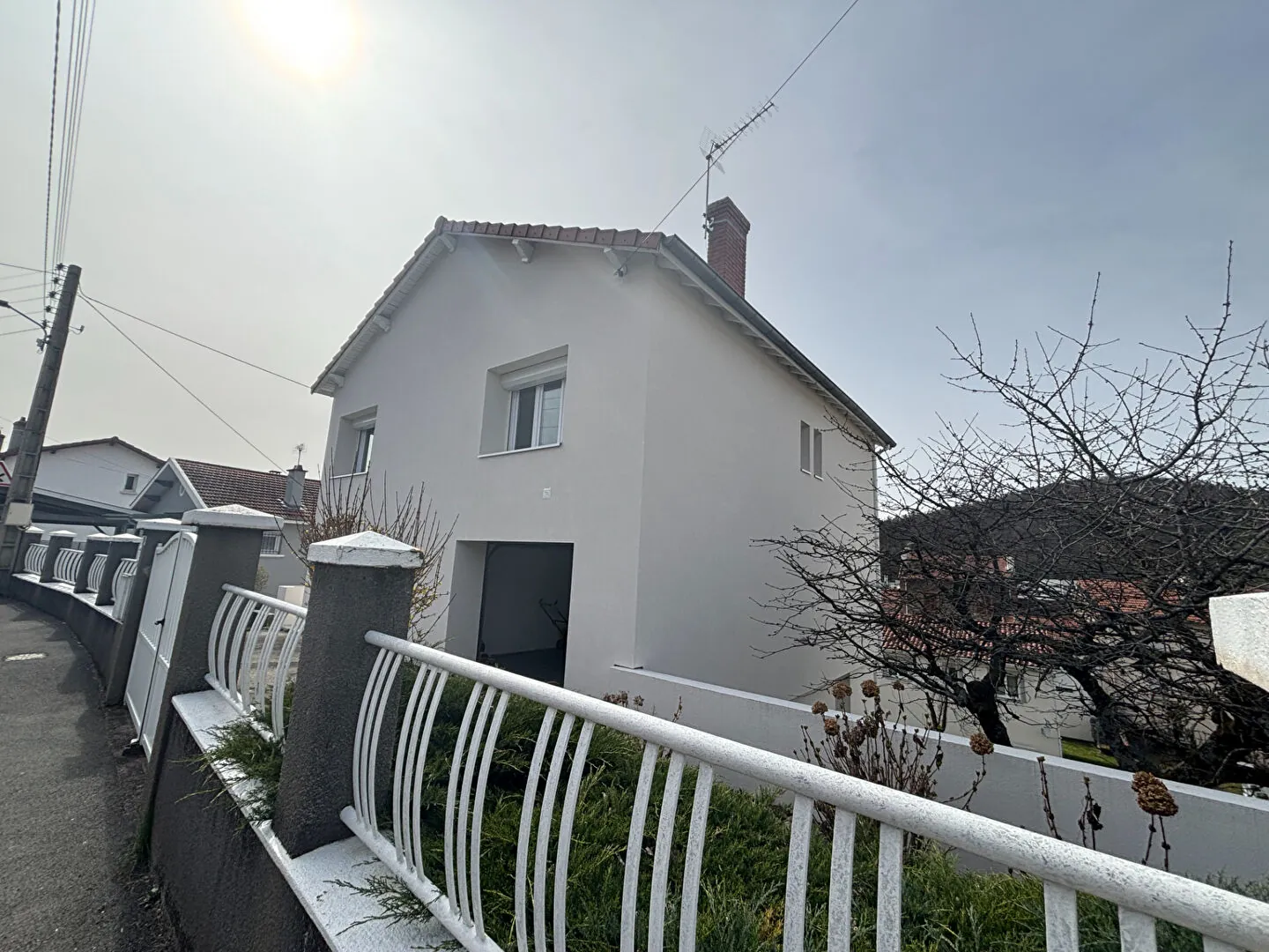 Belle maison rénovée de 102,80 m² avec garage et terrain à Unieux 