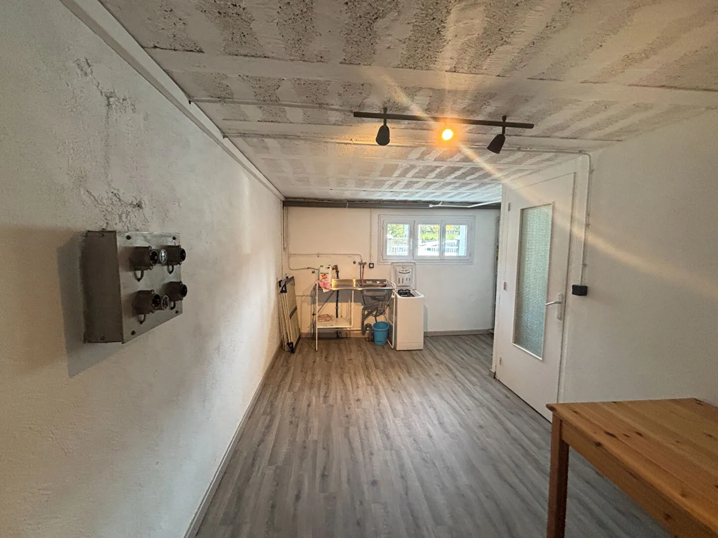 Belle maison rénovée de 102,80 m² avec garage et terrain à Unieux 