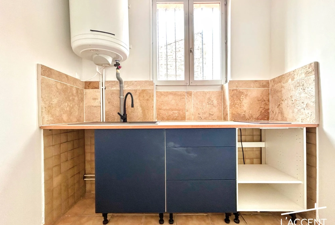 Appartement T2 rénové à Nîmes, 45 m², proche centre historique 
