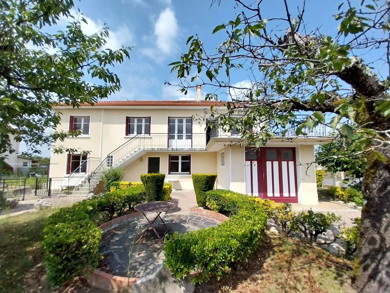 Belle maison familiale à Aureilhan avec 6 chambres et jardin arboré 