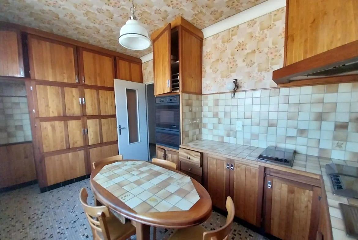 Belle maison familiale à Aureilhan avec 6 chambres et jardin arboré 