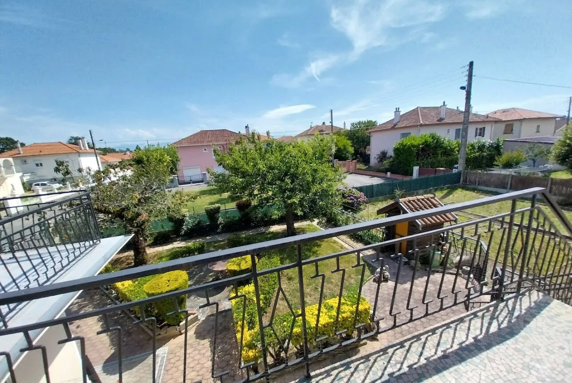 Belle maison familiale à Aureilhan avec 6 chambres et jardin arboré 