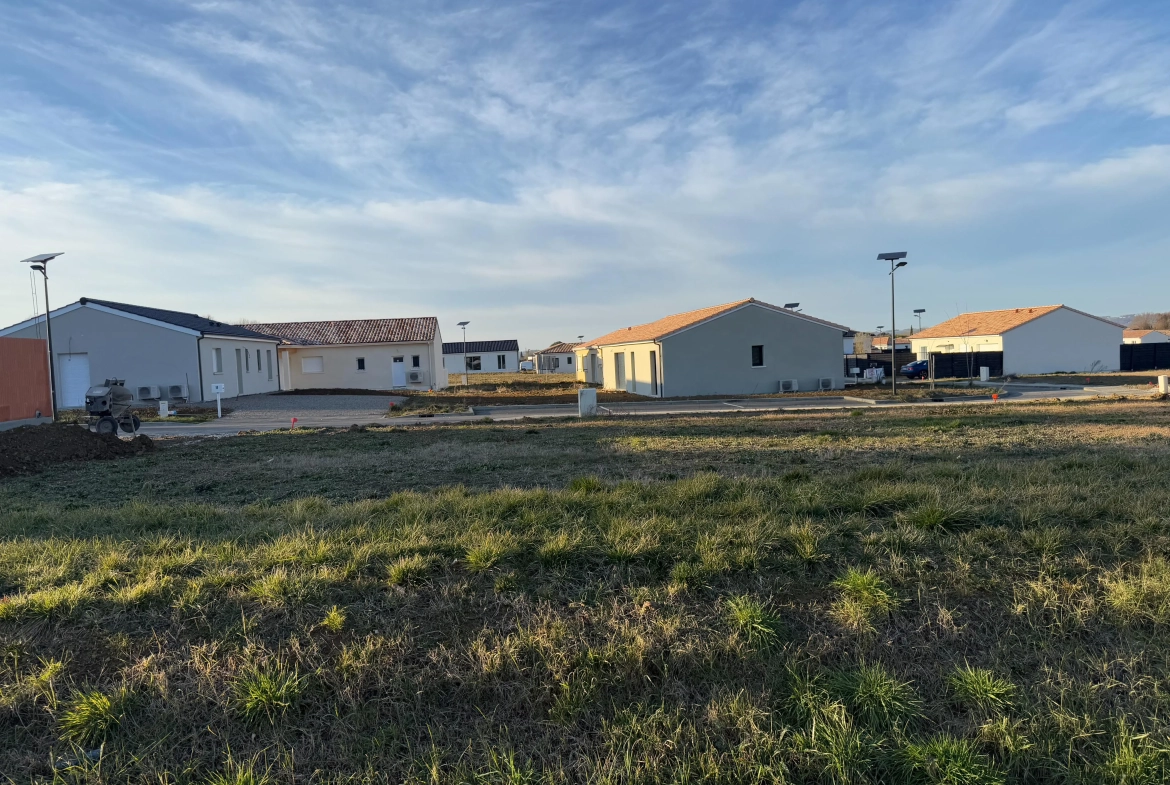 Terrain à bâtir de 707 m² à Estillac, proche écoles et commerces 