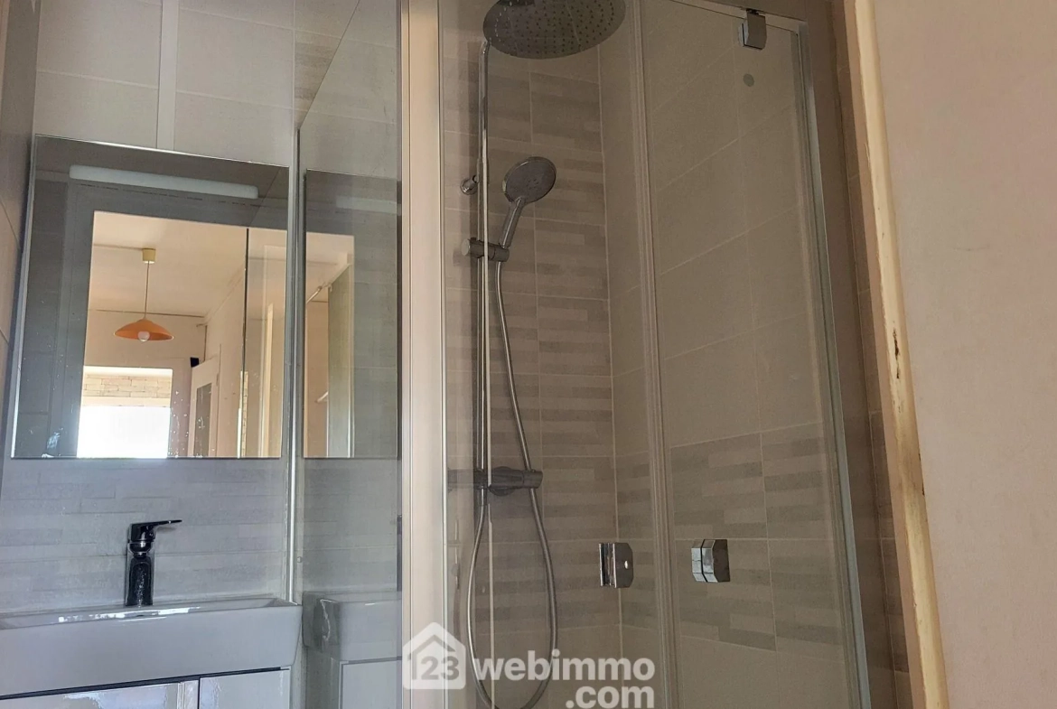 Achat appartement lumineux de 55 m² avec 2 balcons à Grenoble 