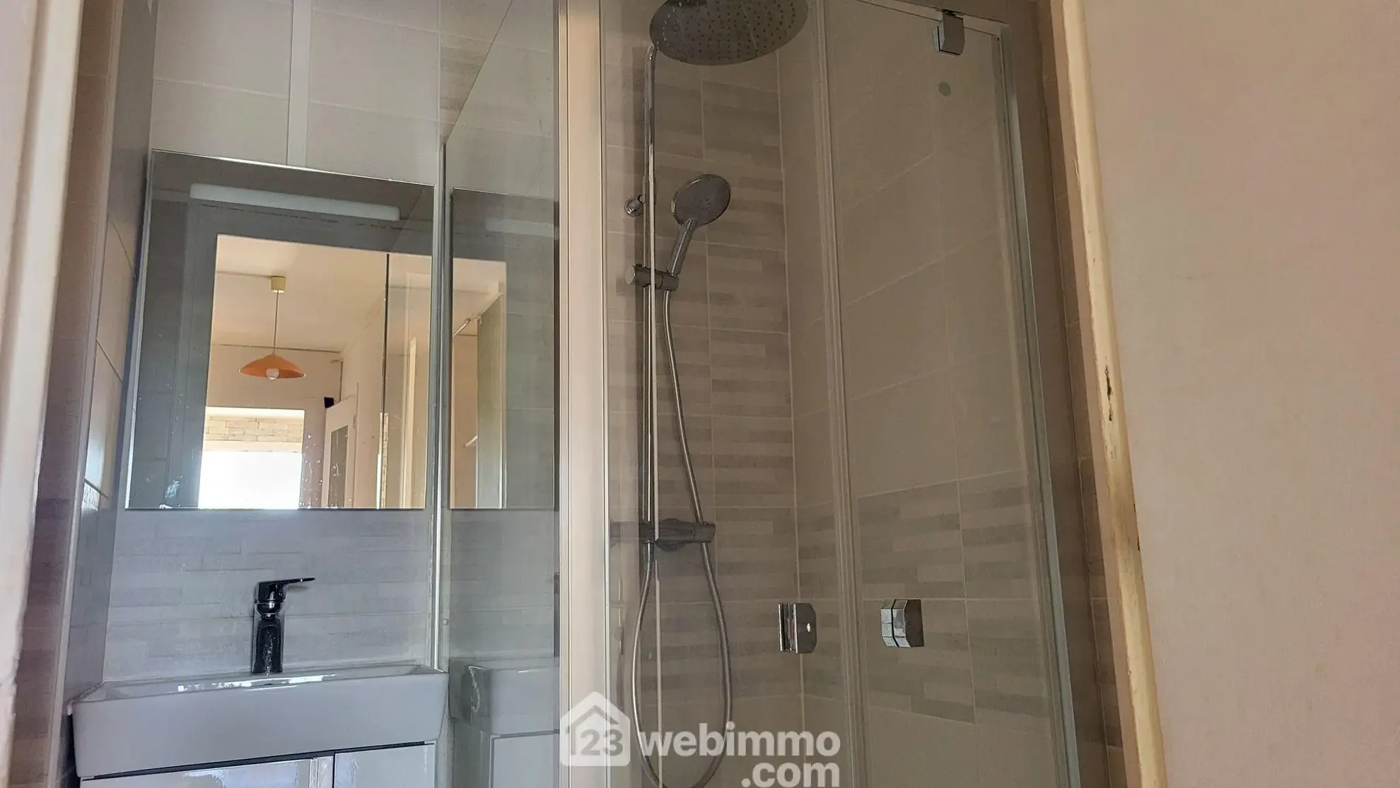 Achat appartement lumineux de 55 m² avec 2 balcons à Grenoble 