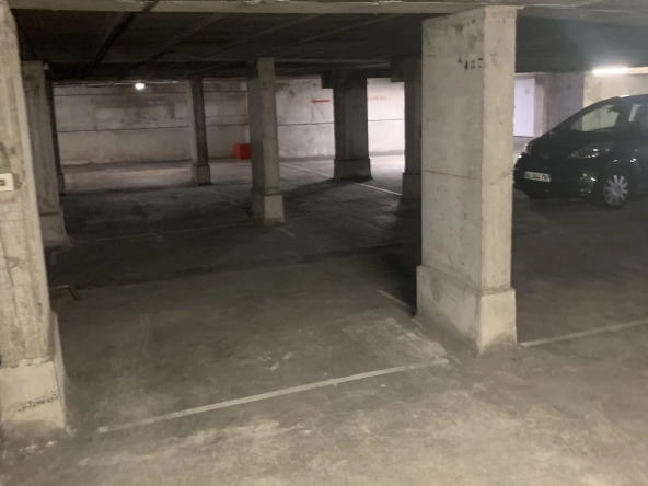 Parking en sous-sol de standing à Menton près du port et de la gare