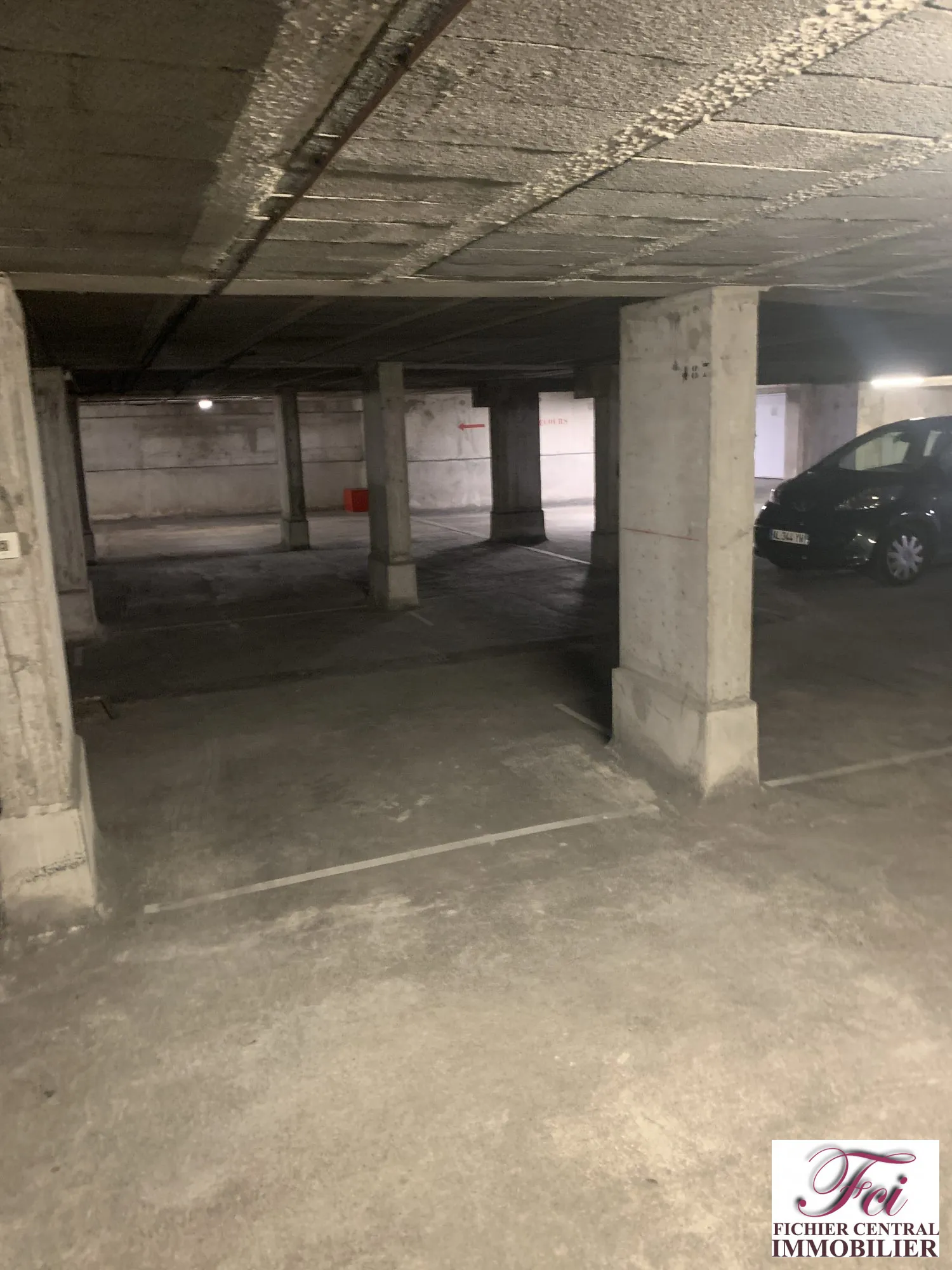 Parking en sous-sol de standing à Menton près du port et de la gare 