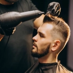 Salon de coiffure et barber à remettre à La Sarraz - Emplacement central et potentiel de croissance