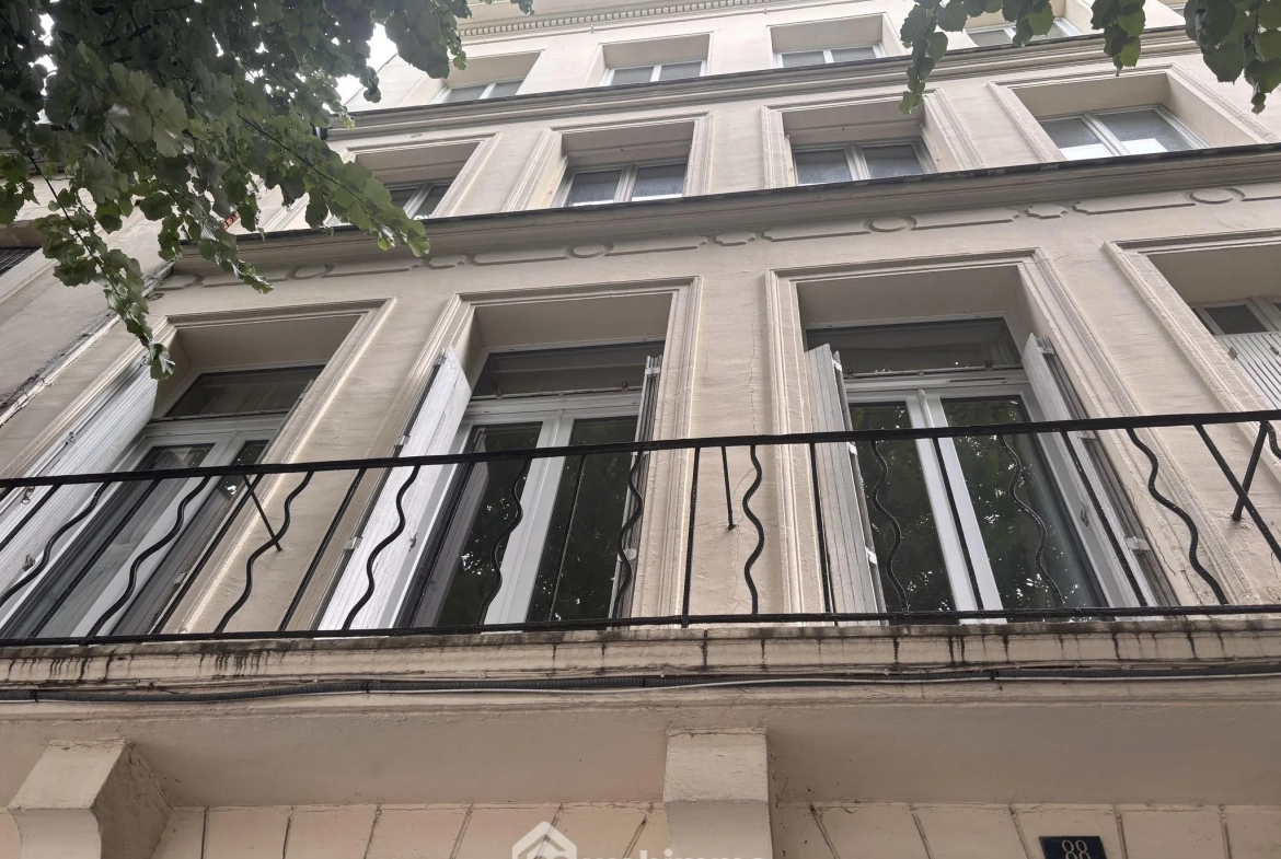 Lot de 2 studios meublés à vendre à Rouen Rive Droite, proximité gare 