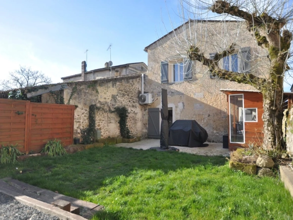 Maison à vendre à Lestiac-sur-Garonne avec 4 chambres, terrasse et garage