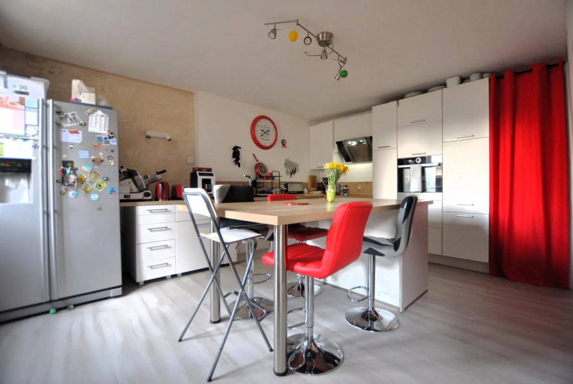 Maison à vendre à Lestiac-sur-Garonne avec 4 chambres, terrasse et garage 