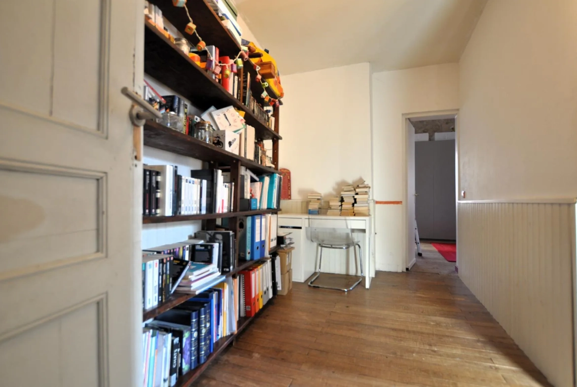 Maison à vendre à Lestiac-sur-Garonne avec 4 chambres, terrasse et garage 