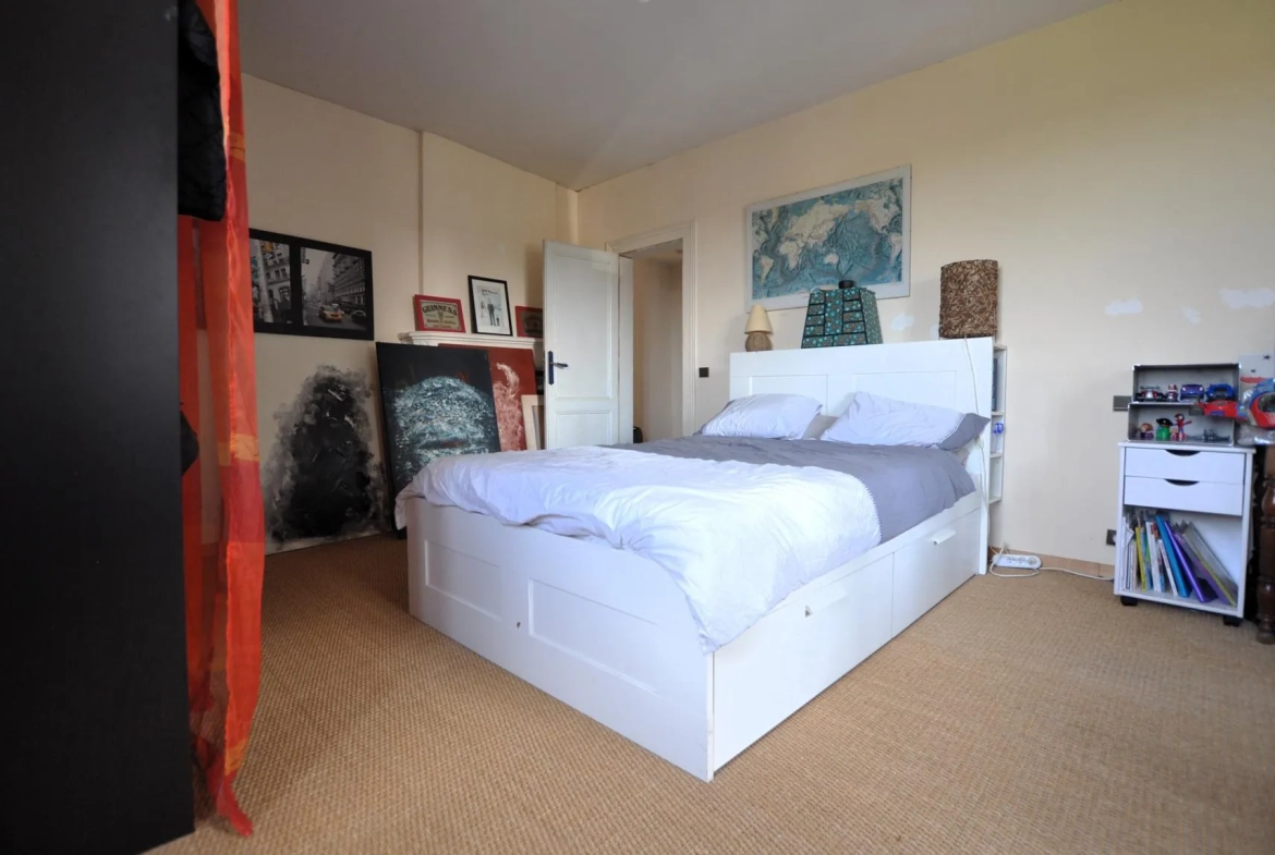 Maison à vendre à Lestiac-sur-Garonne avec 4 chambres, terrasse et garage 
