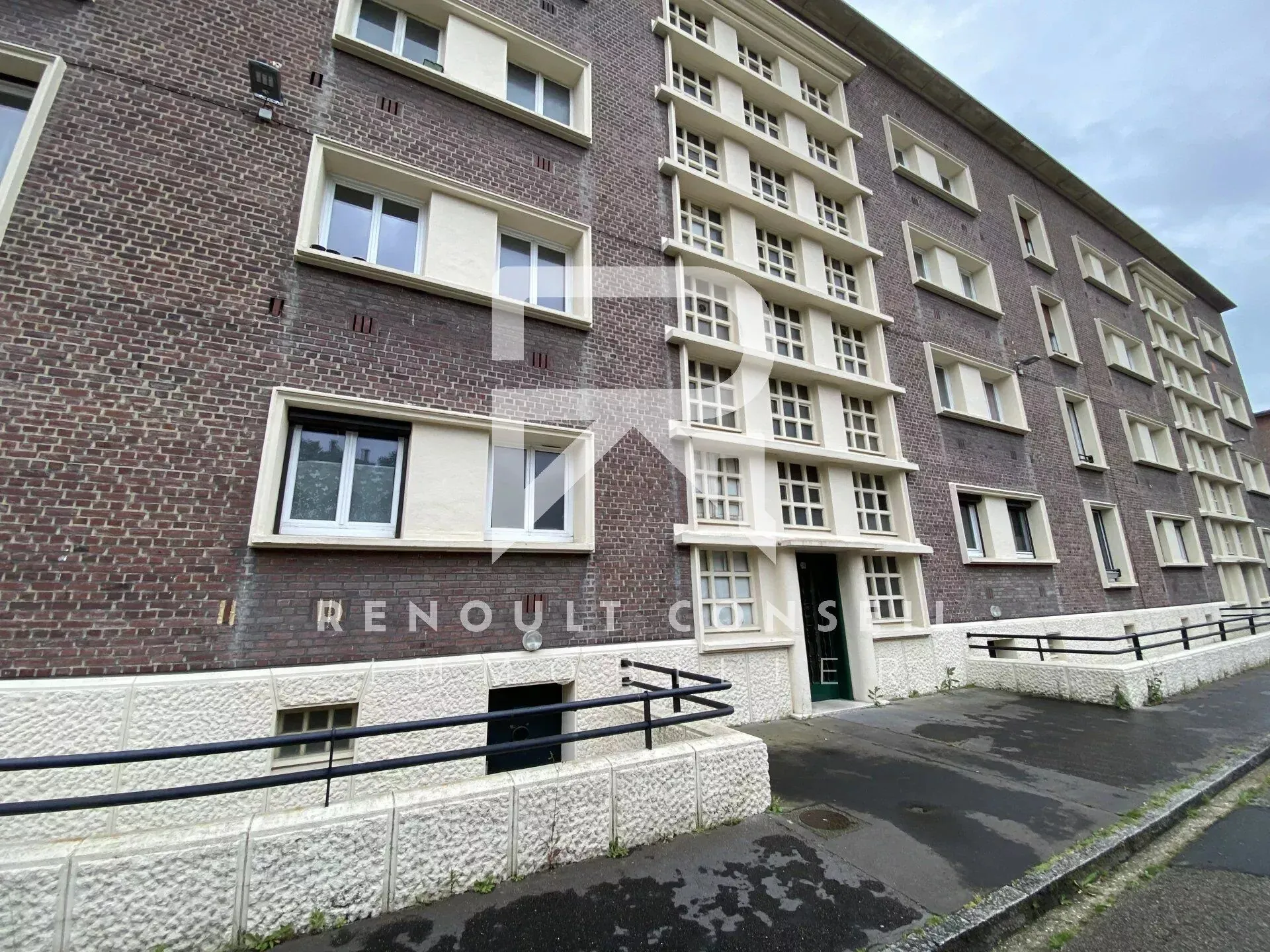 Appartement T3 rénovable de 73 m² à Rouen, proche Place Voltaire 