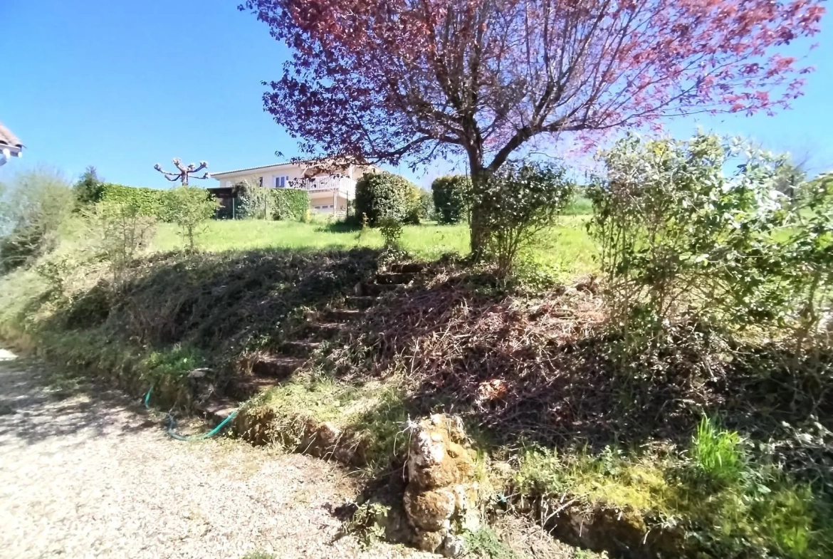 Maison de campagne à vendre près de Langon avec jardin et garage 