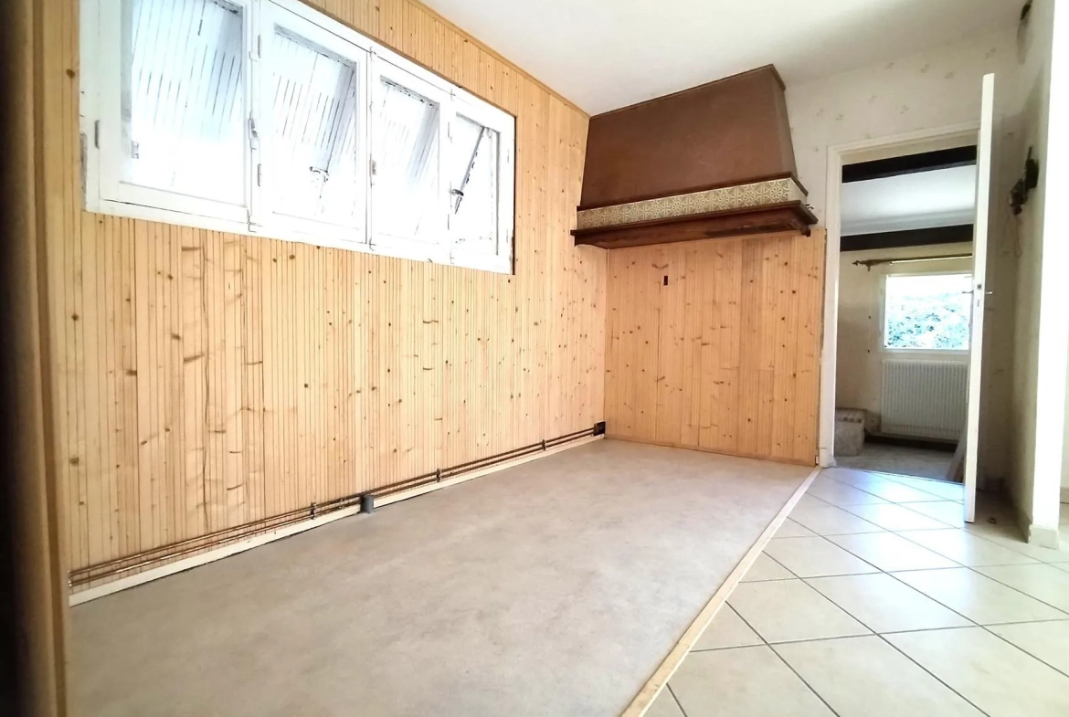 Maison de campagne à vendre près de Langon avec jardin et garage 