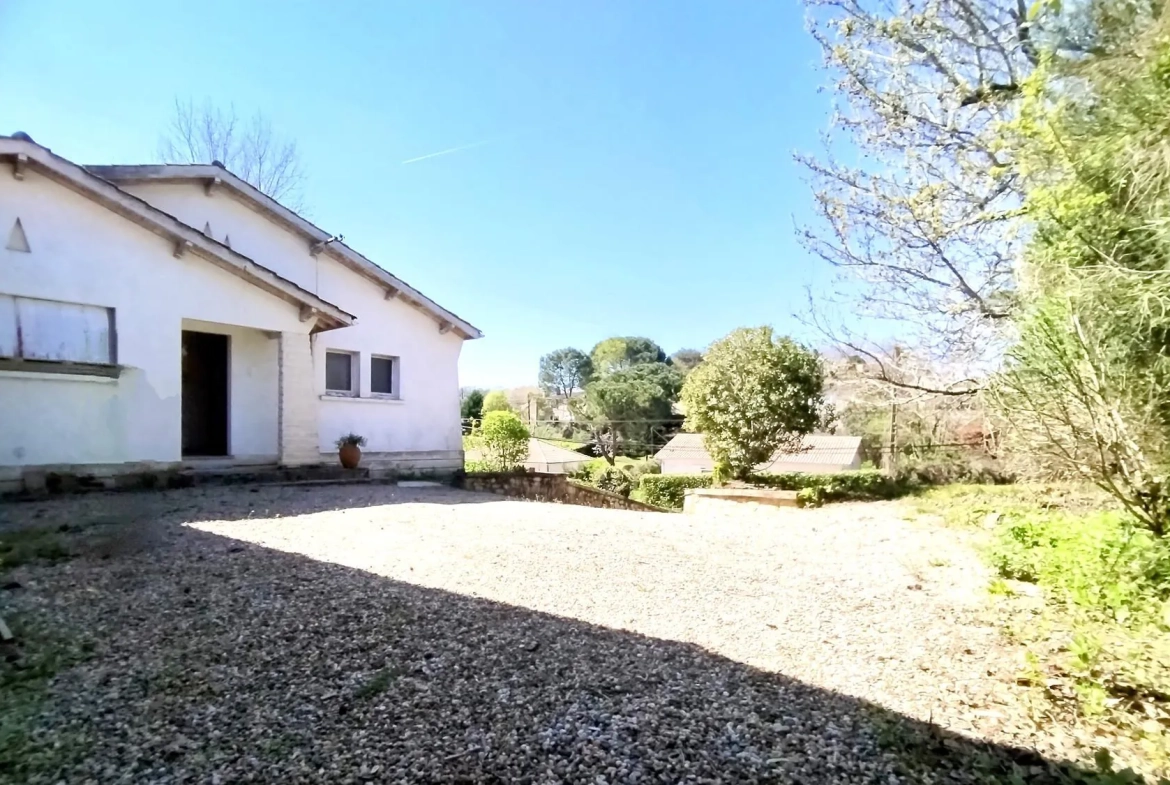 Maison de campagne à vendre près de Langon avec jardin et garage 
