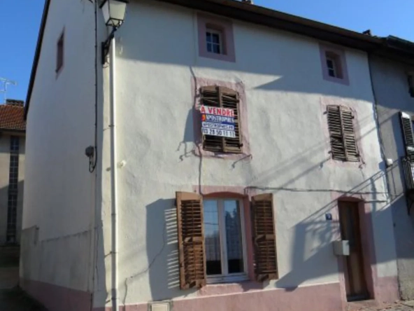 Maison à rénover à Bruyères proche du centre-ville - Bon rapport qualité/prix