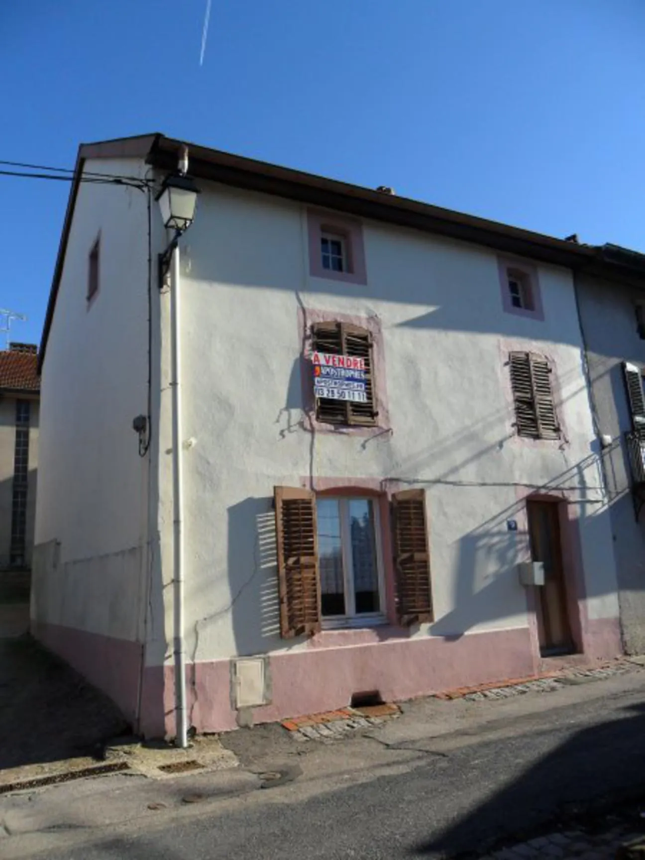 Maison à rénover à Bruyères proche du centre-ville - Bon rapport qualité/prix 