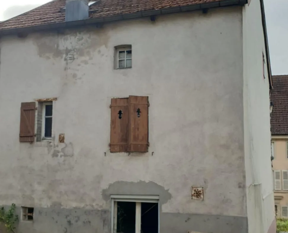 Maison à rénover à Bruyères proche du centre-ville - Bon rapport qualité/prix 