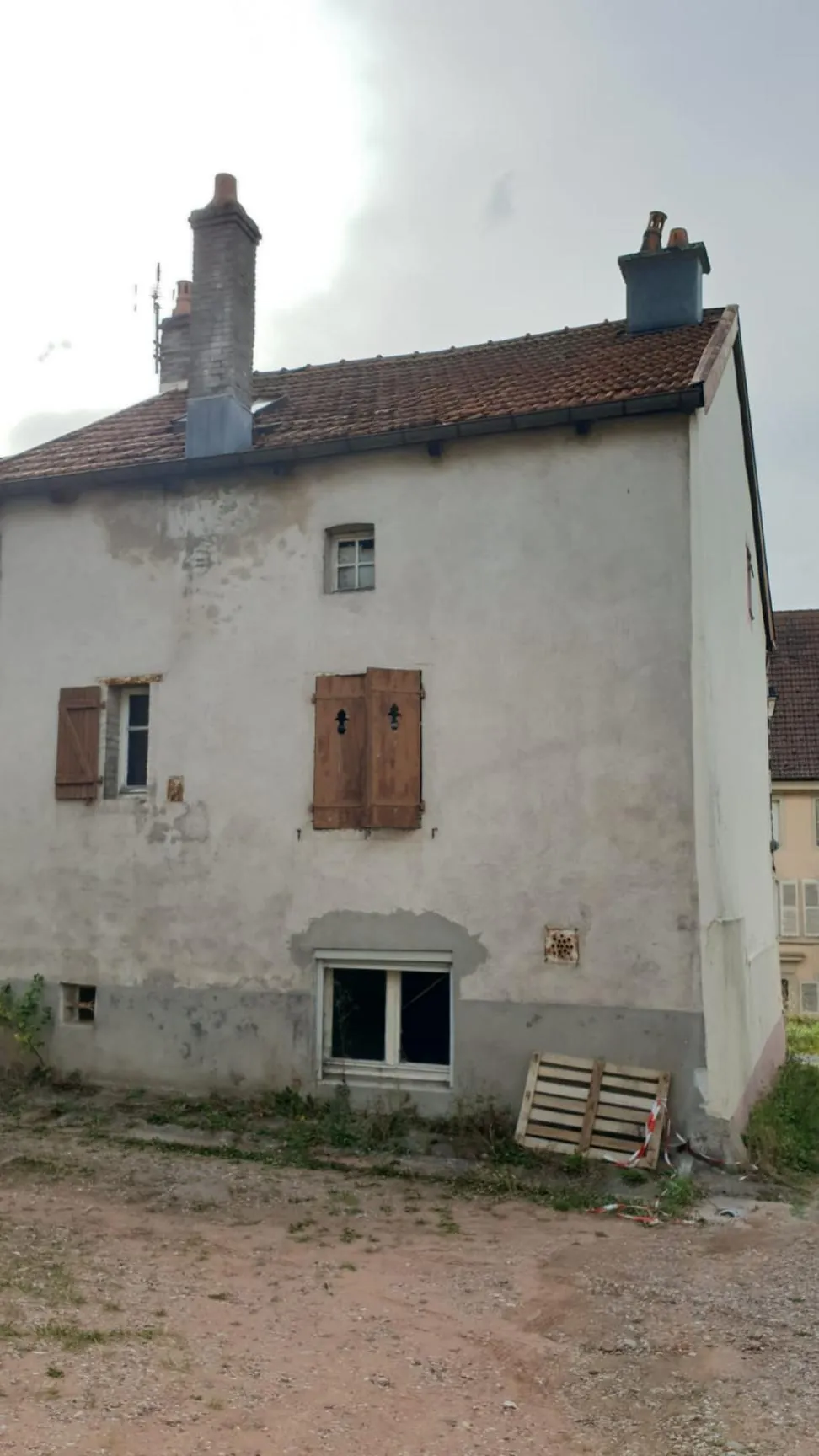 Maison à rénover à Bruyères proche du centre-ville - Bon rapport qualité/prix 