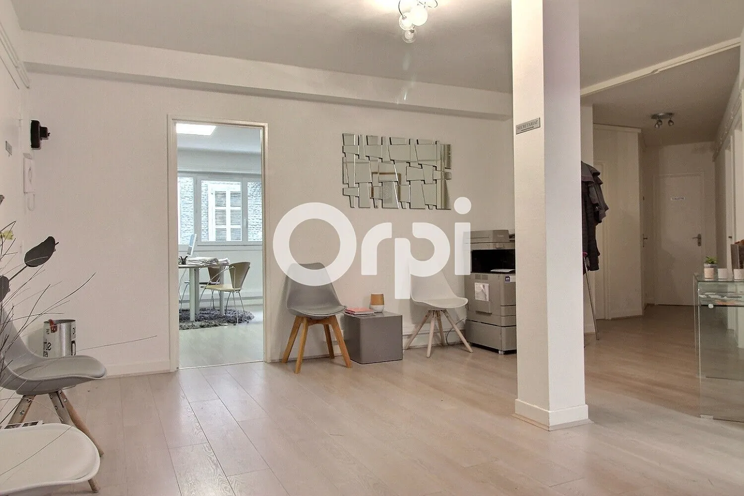Spacieux appartement 5 pièces à vendre à Pau Centre-ville avec parking et cave 