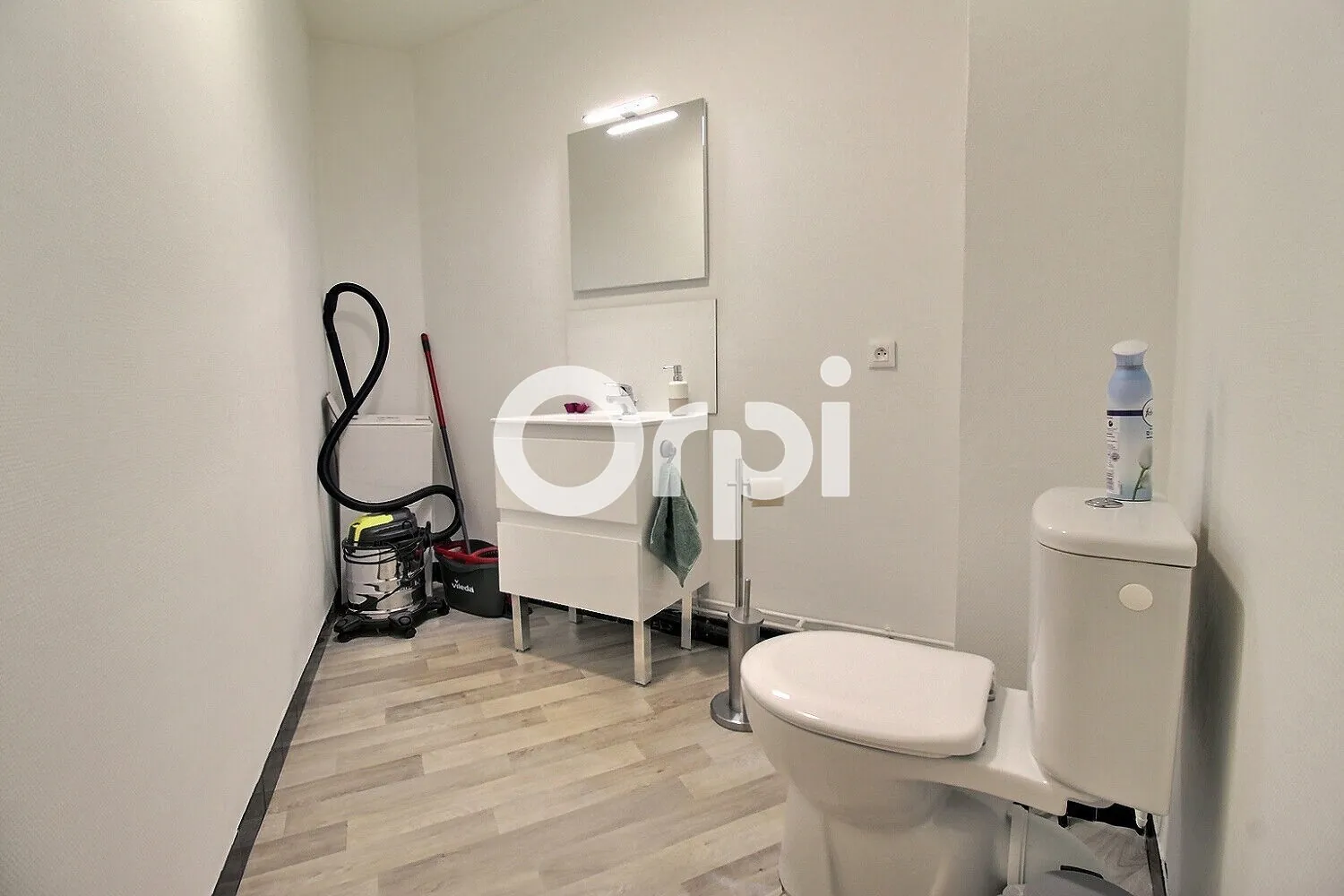 Spacieux appartement 5 pièces à vendre à Pau Centre-ville avec parking et cave 