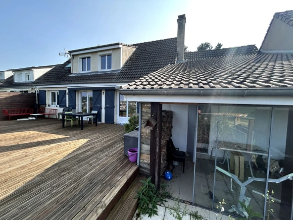 Maison mitoyenne de 147 m² avec terrain à Saint Genest Lerpt
