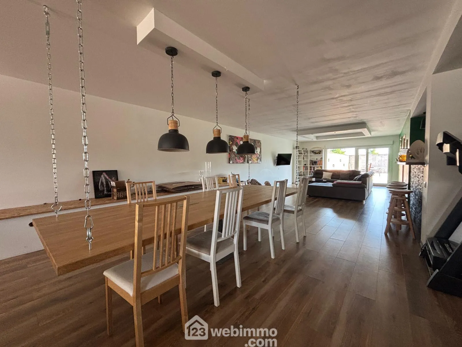 Grande maison familiale rénovée à Vacherauville avec jardin et grange 