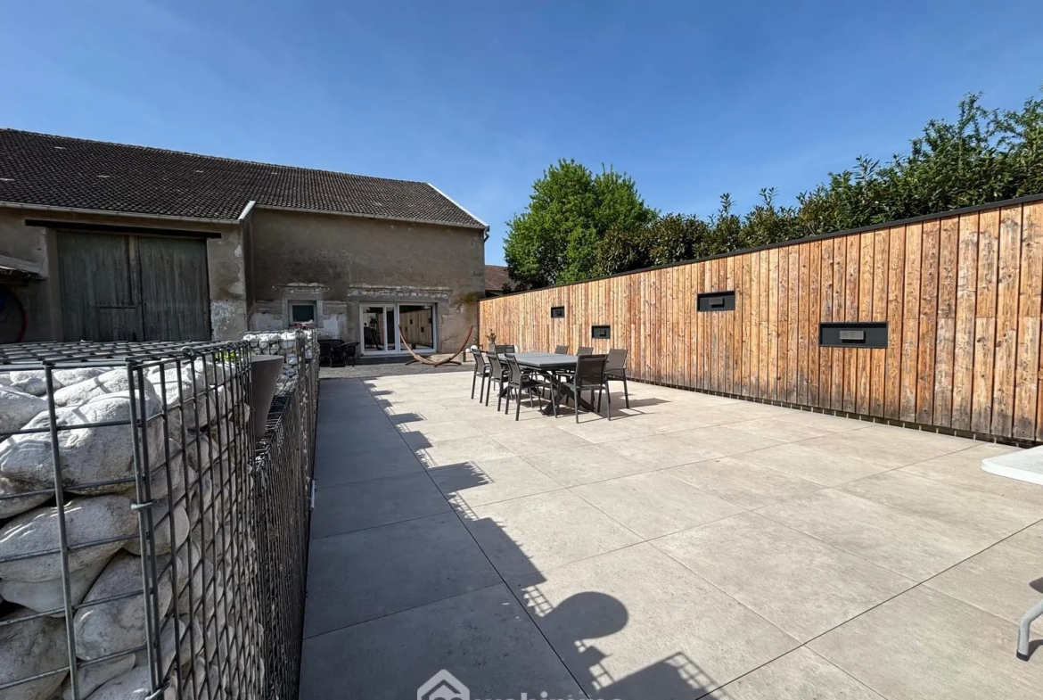 Grande maison familiale rénovée à Vacherauville avec jardin et grange 