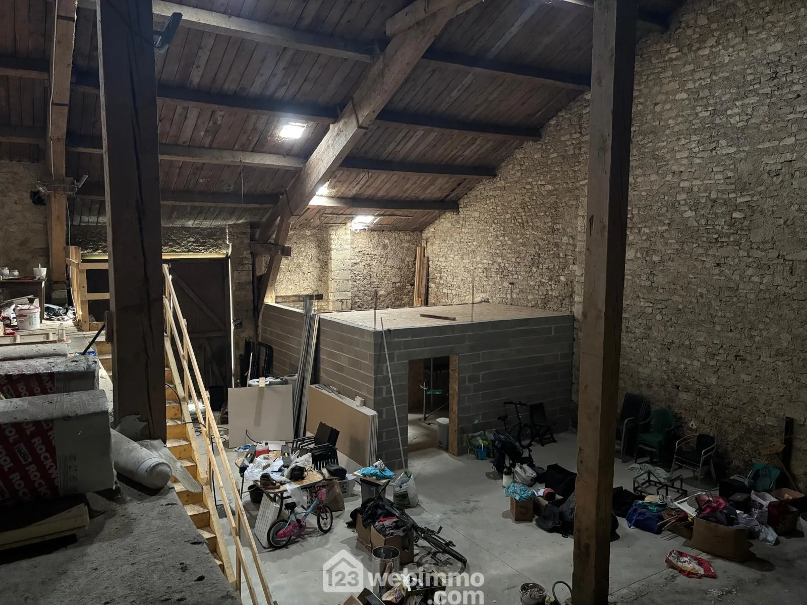 Grande maison familiale rénovée à Vacherauville avec jardin et grange 