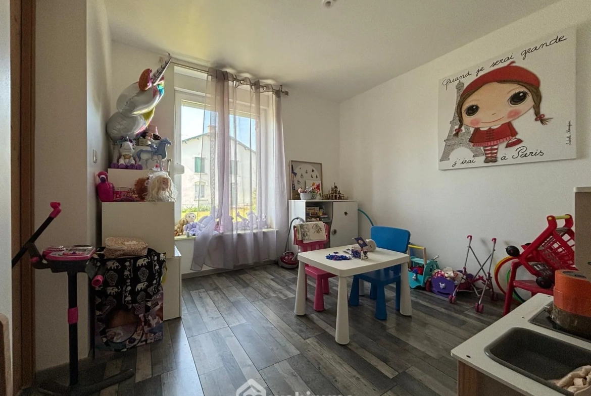 Grande maison familiale rénovée à Vacherauville avec jardin et grange 