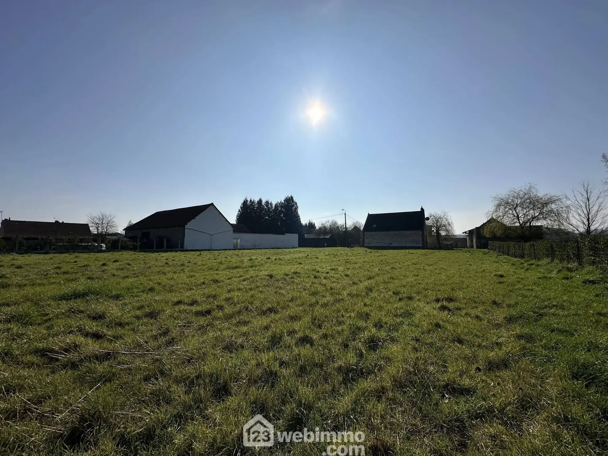 Terrain à bâtir de 1300 m² à Mortiers avec potentiel constructible 