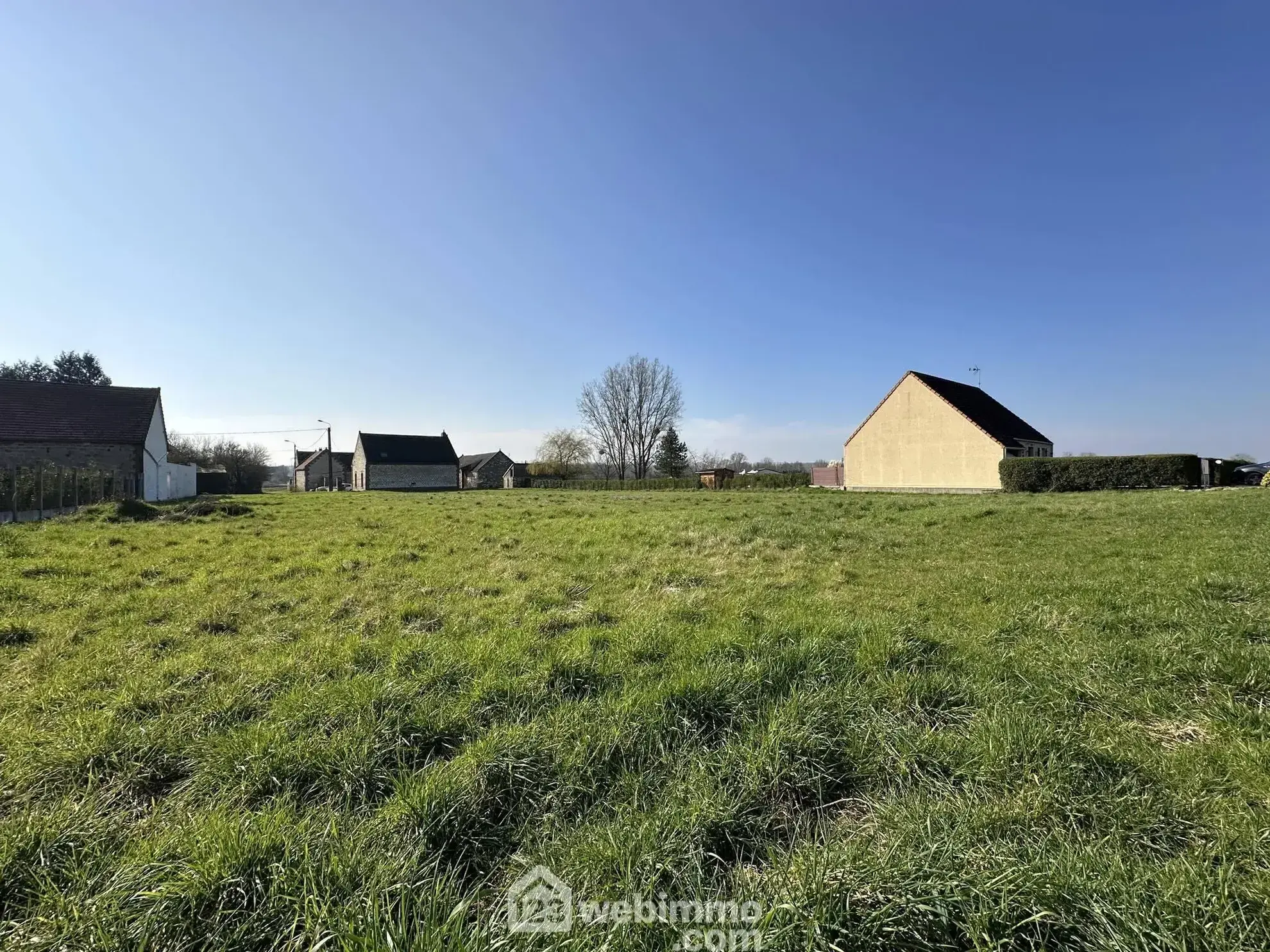 Terrain à bâtir de 1300 m² à Mortiers avec potentiel constructible 