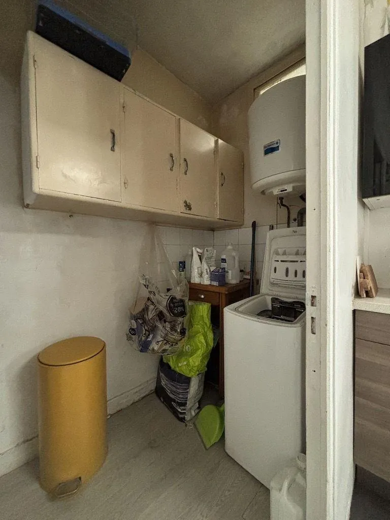 Maison de ville de 144 m² à Poitiers Montierneuf avec cour et caves voûtées 
