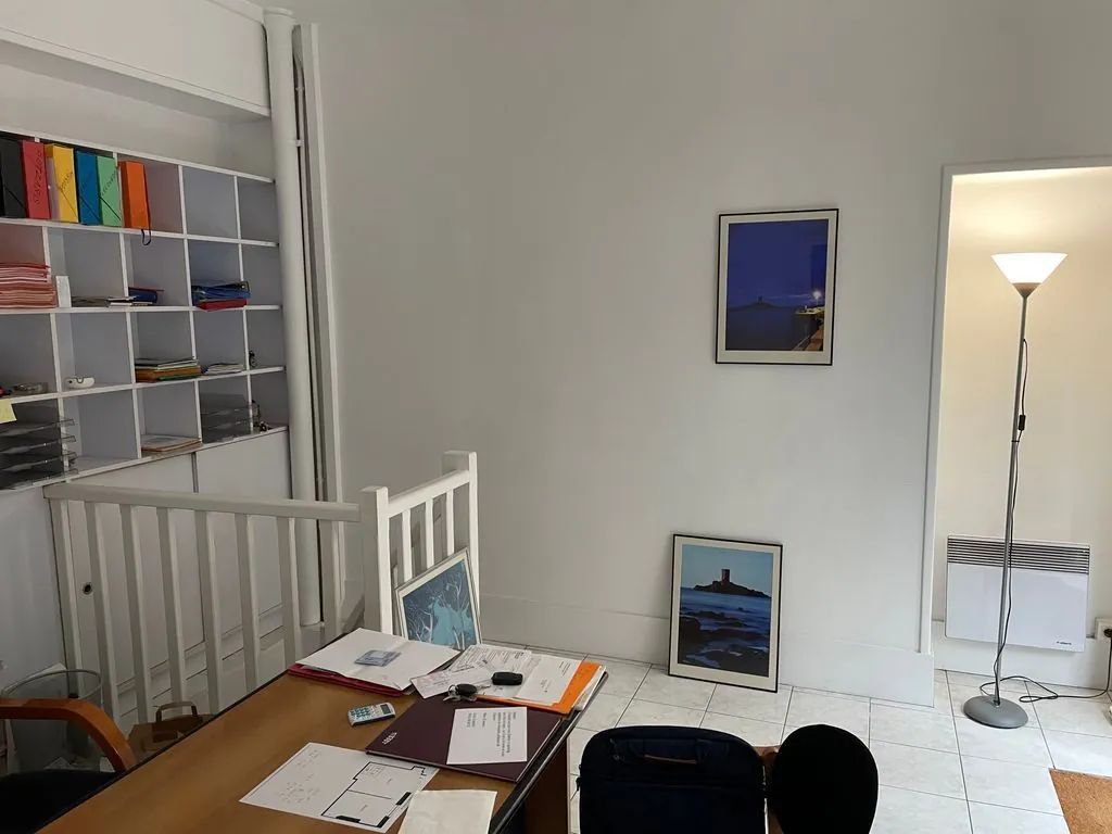 Local d'habitation à usage professionnel à Auteuil Paris 