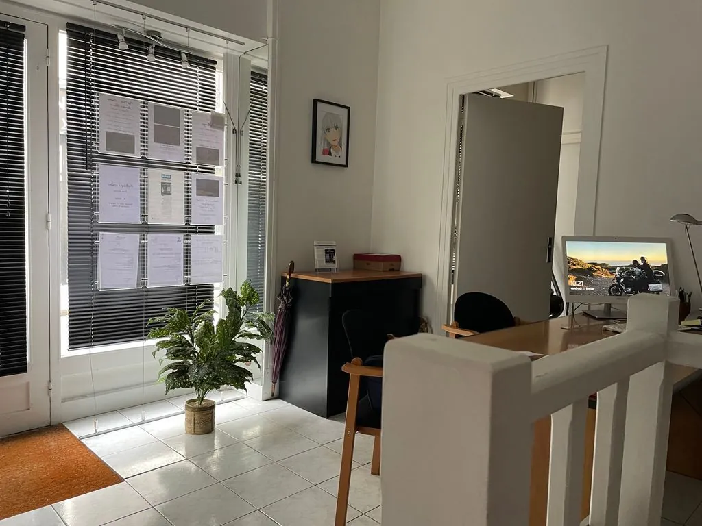 Local d'habitation à usage professionnel à Auteuil Paris 